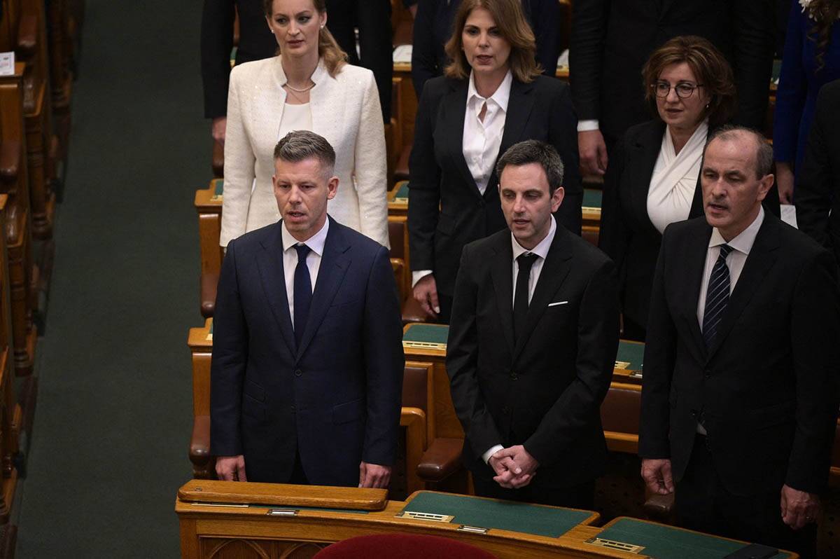 Peter Mađar polaže zakletvu na mesto premijera 4.jpg