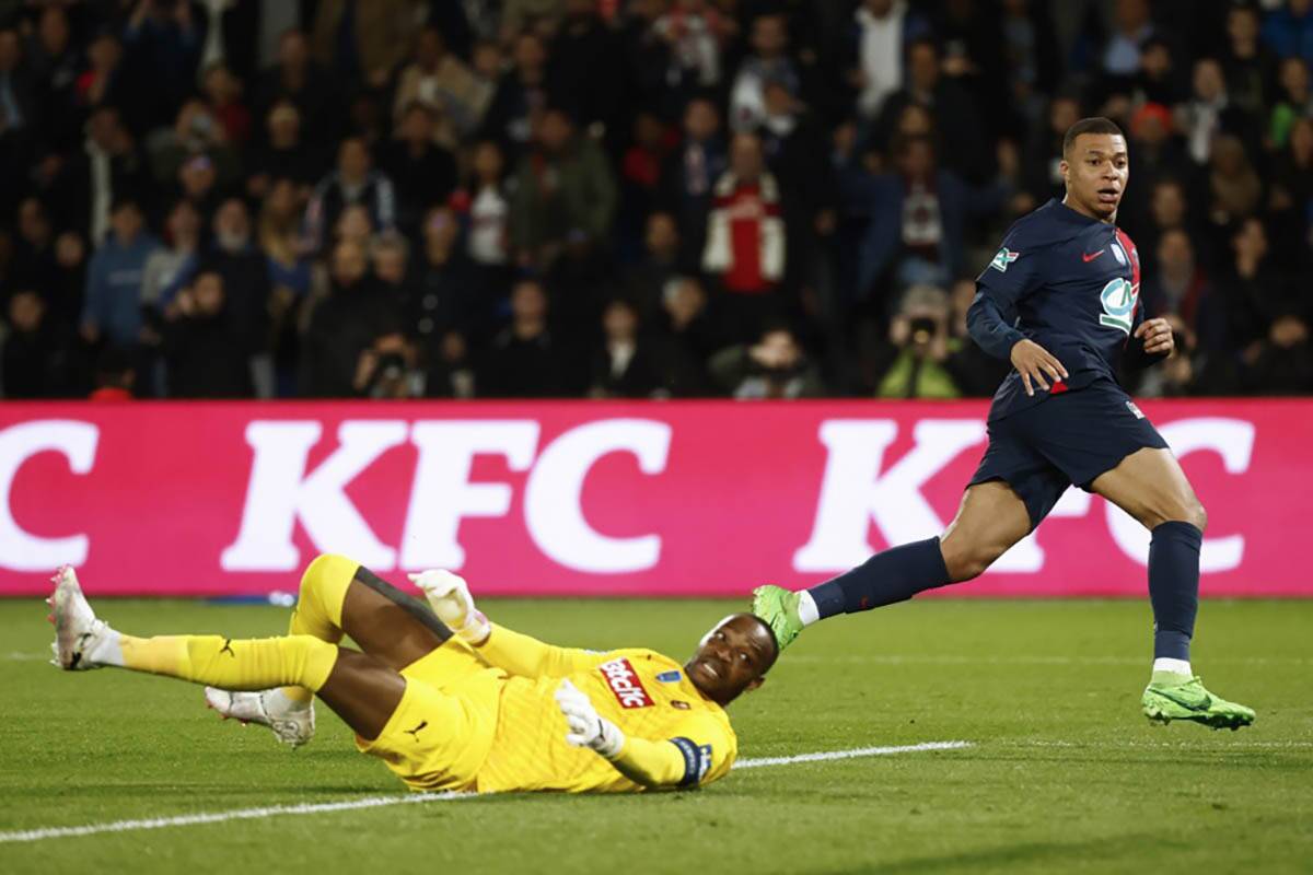 Steve Mandanda (6).jpg