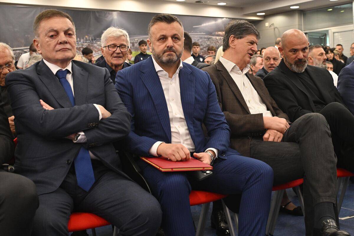 Poznati na komemoraciji Vladimiru Cvetkovicu (5).JPG