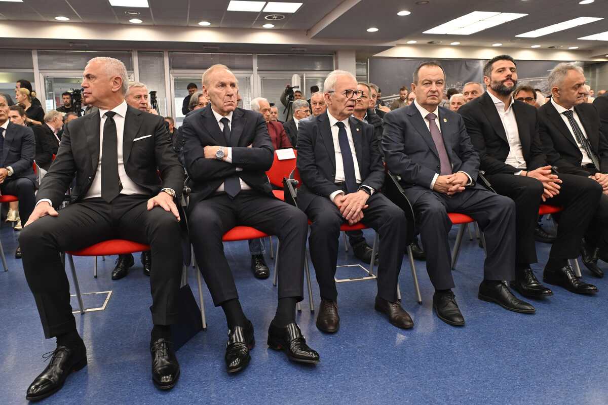 Poznati na komemoraciji Vladimiru Cvetkovicu (8).JPG