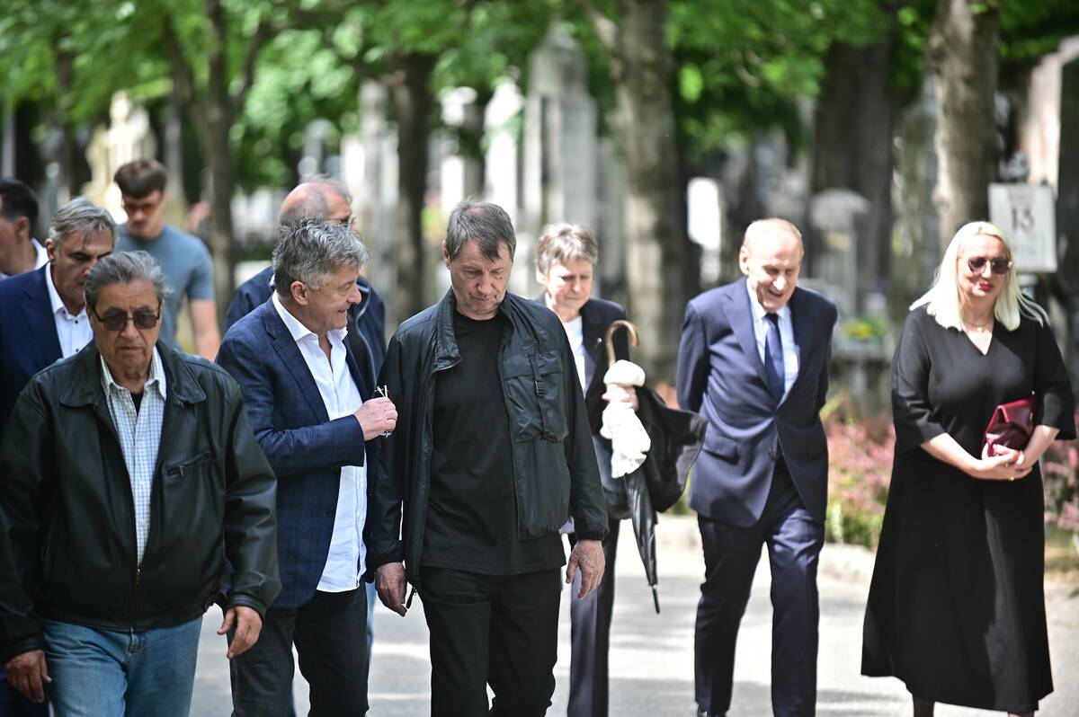 Zoran Moka Slavnić na sahrani Vladimira Cvetkovića