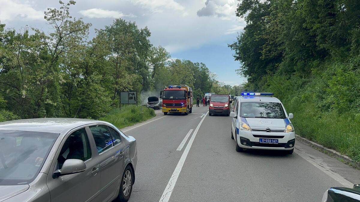 Čovek se zapalio u autu kod Čačka (3).jpg