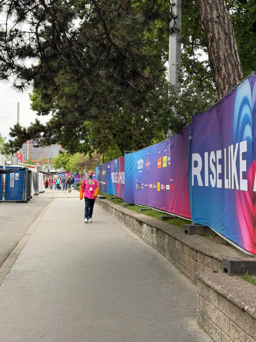 Atmosfera pred početak Evrovizije (7).jpg
