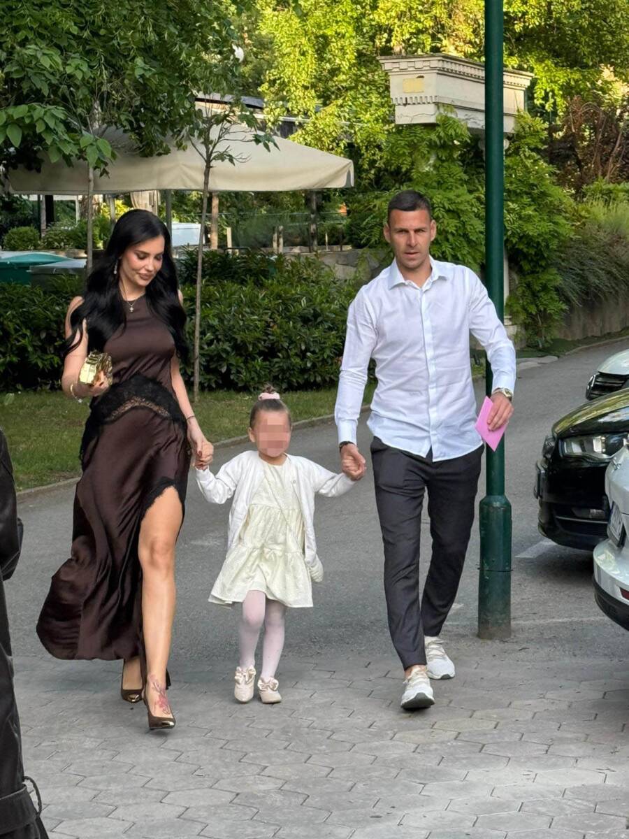 Katarina Grujic sa Gobeljom i cerkicom stigla kod Perucice na slavlje (4).jpg