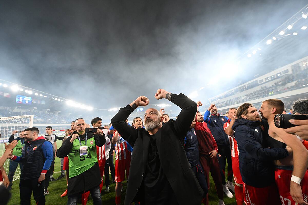 Dejan Stankovic slavi (3).JPG