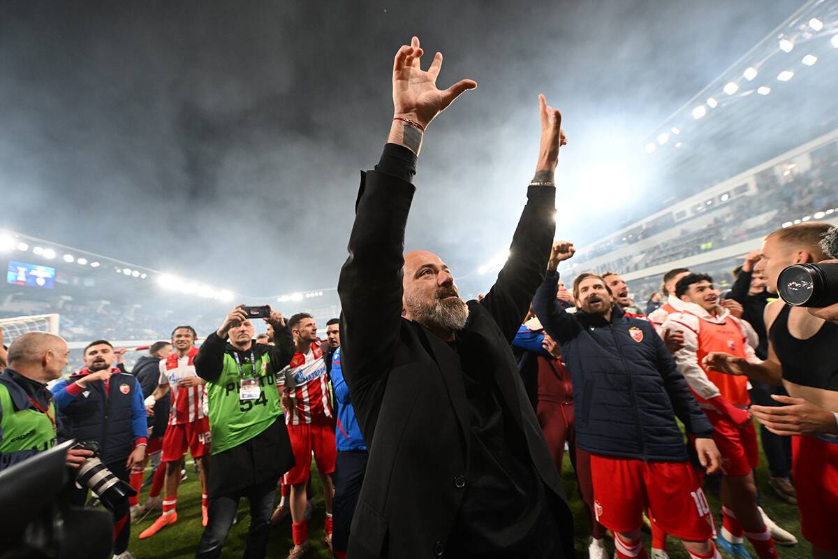 Dejan Stankovic slavi (2).JPG