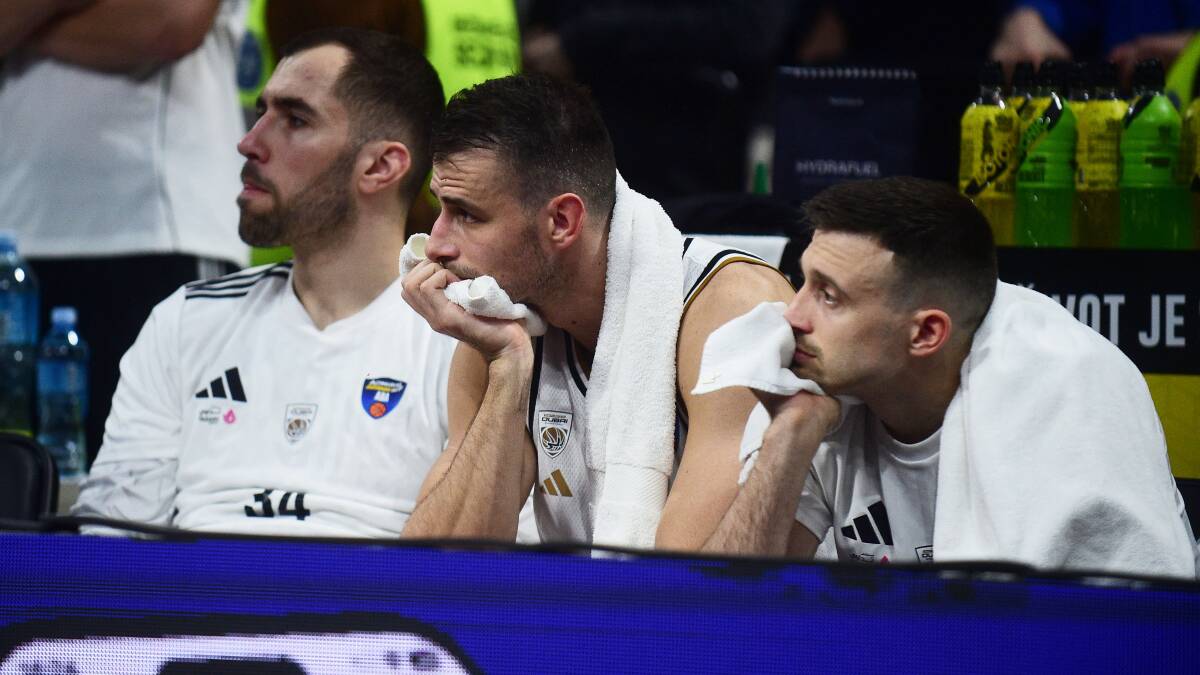Nemanja Dangubić i Aleksa Avramović na klupi Dubaija