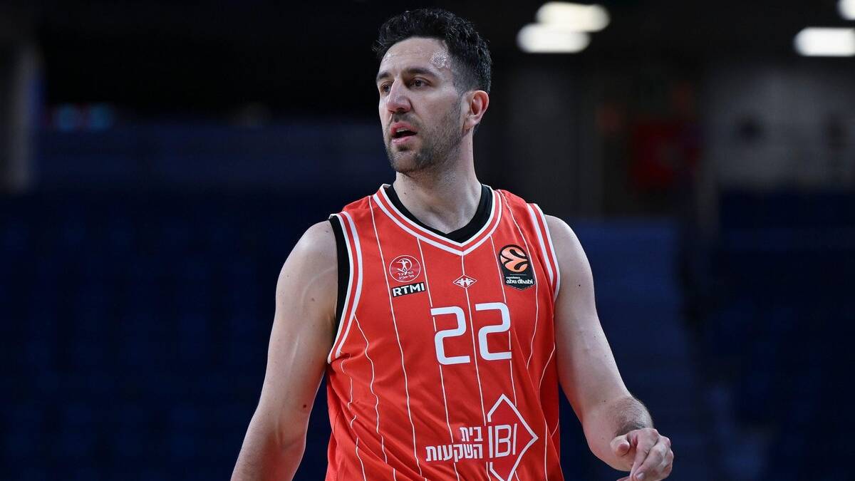 Vasilije Micić na utakmici Hapoela iz Tel Aviva