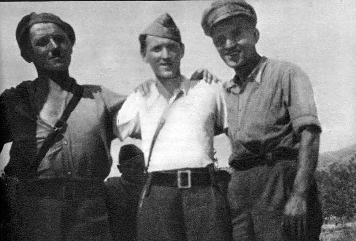 Miha_Počervina,_Kosta_Nađ_i_Peko_Dapčević.jpg