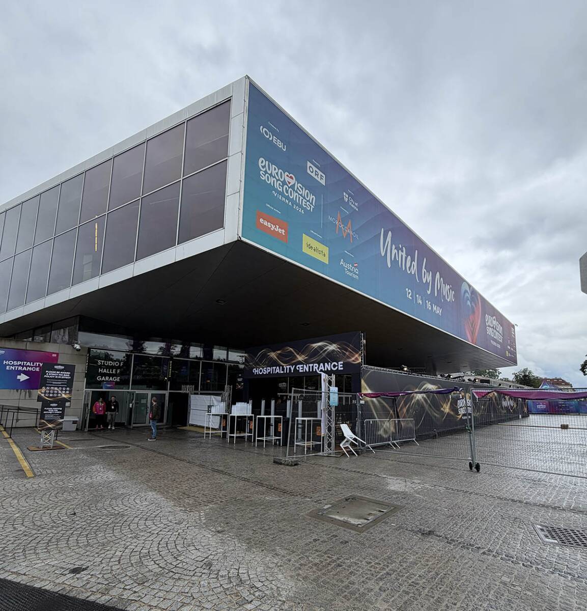 Atmosfera oko Arene uoči finala 2.jpg