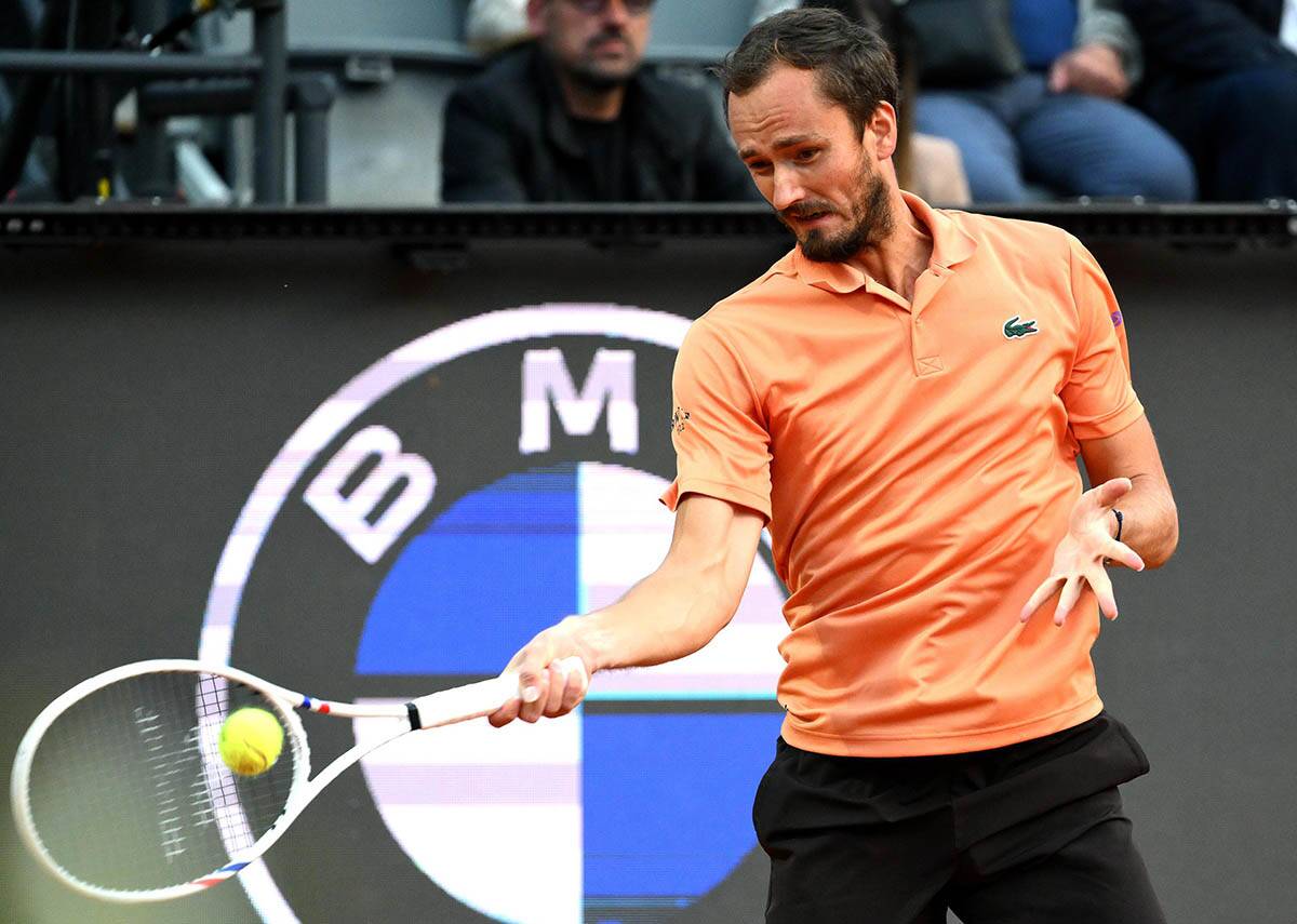 Janik Siner - Danil Medvedev  1.jpg