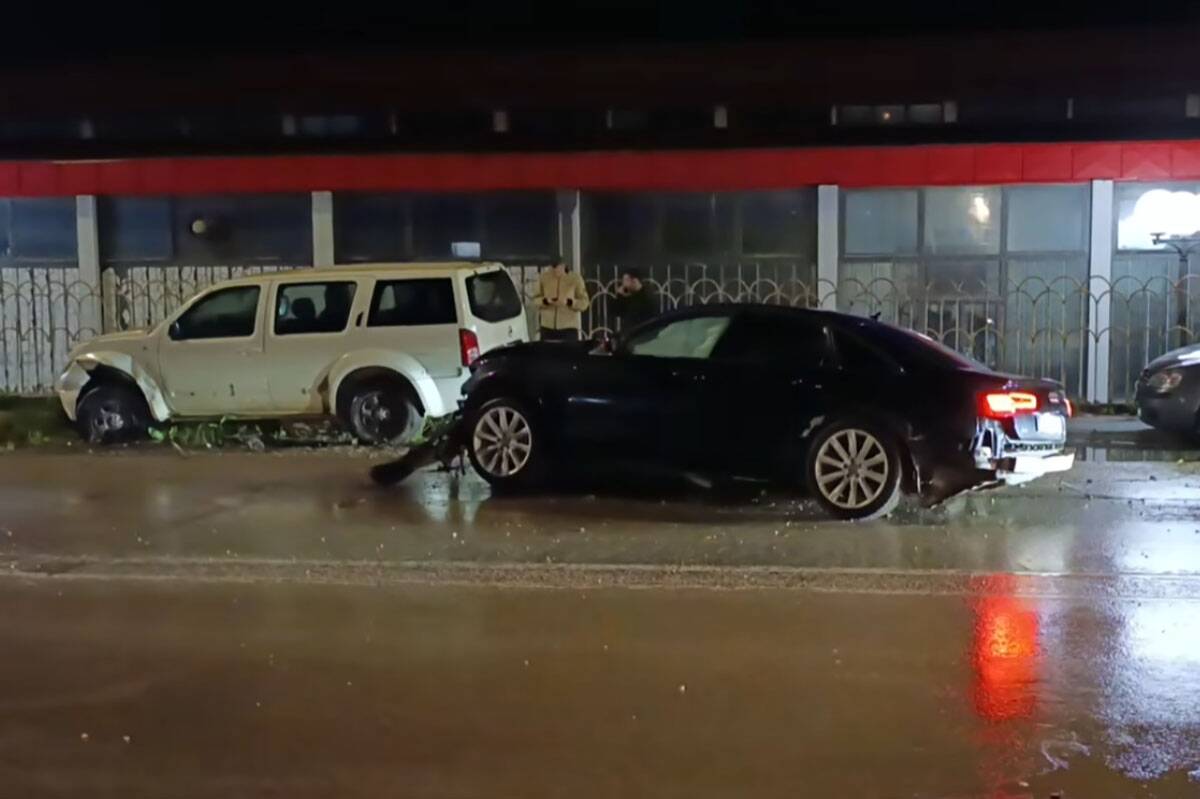 Vozač audija napravio karambol u Ivanjici (1).jpg