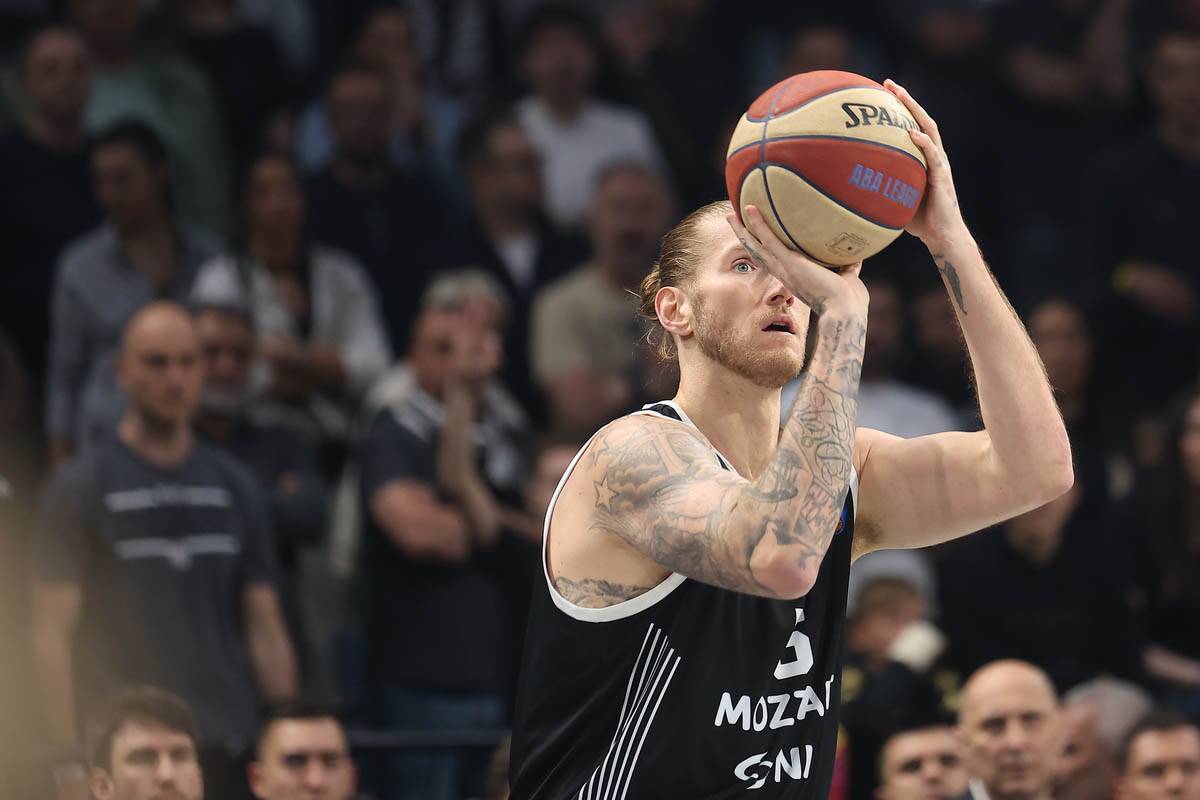 Crvena Zvezda - Partizan (3).jpg