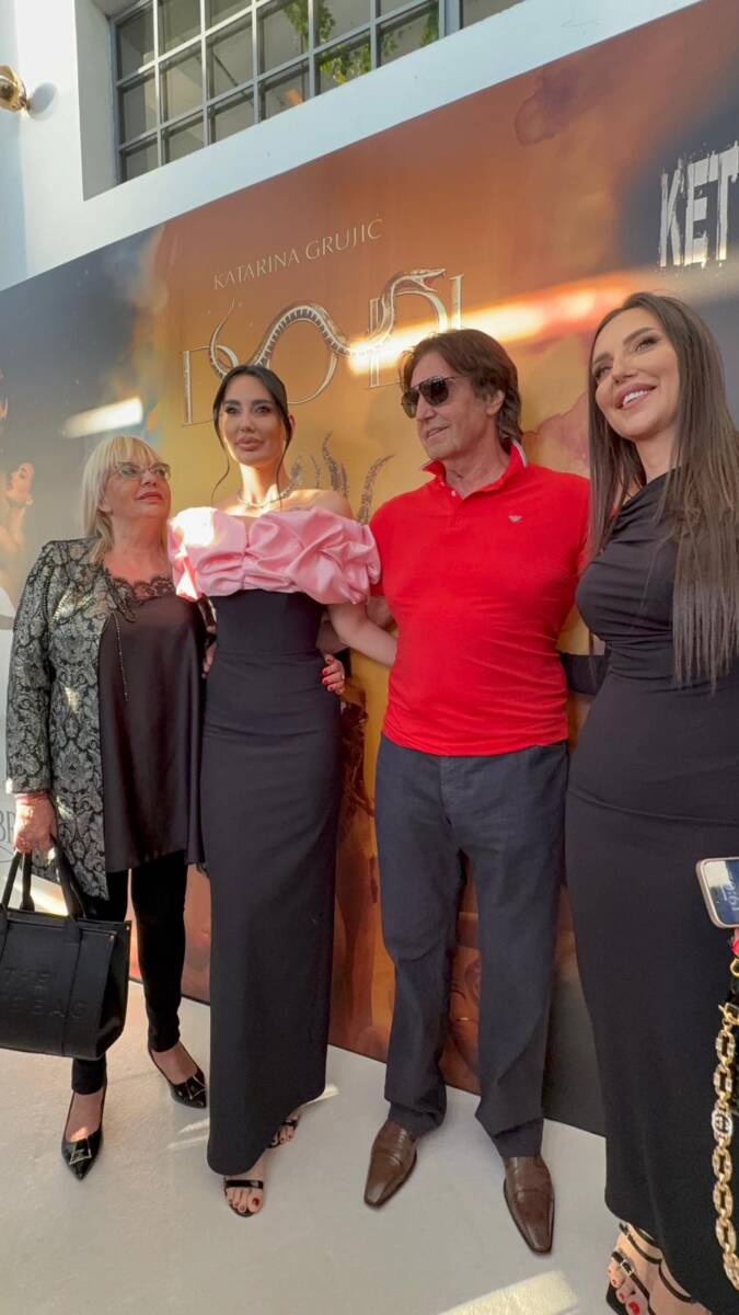 Aca Zivanovic sa prelepom suprugom stigao medju prvima kod Kace Grujic na slavlje (1).jpeg