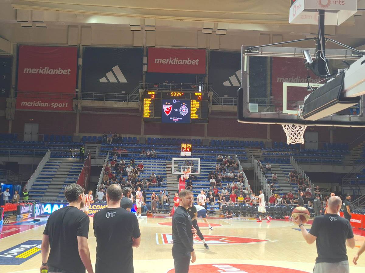 KK Crvena zvezda KK Partizan (2).jpg