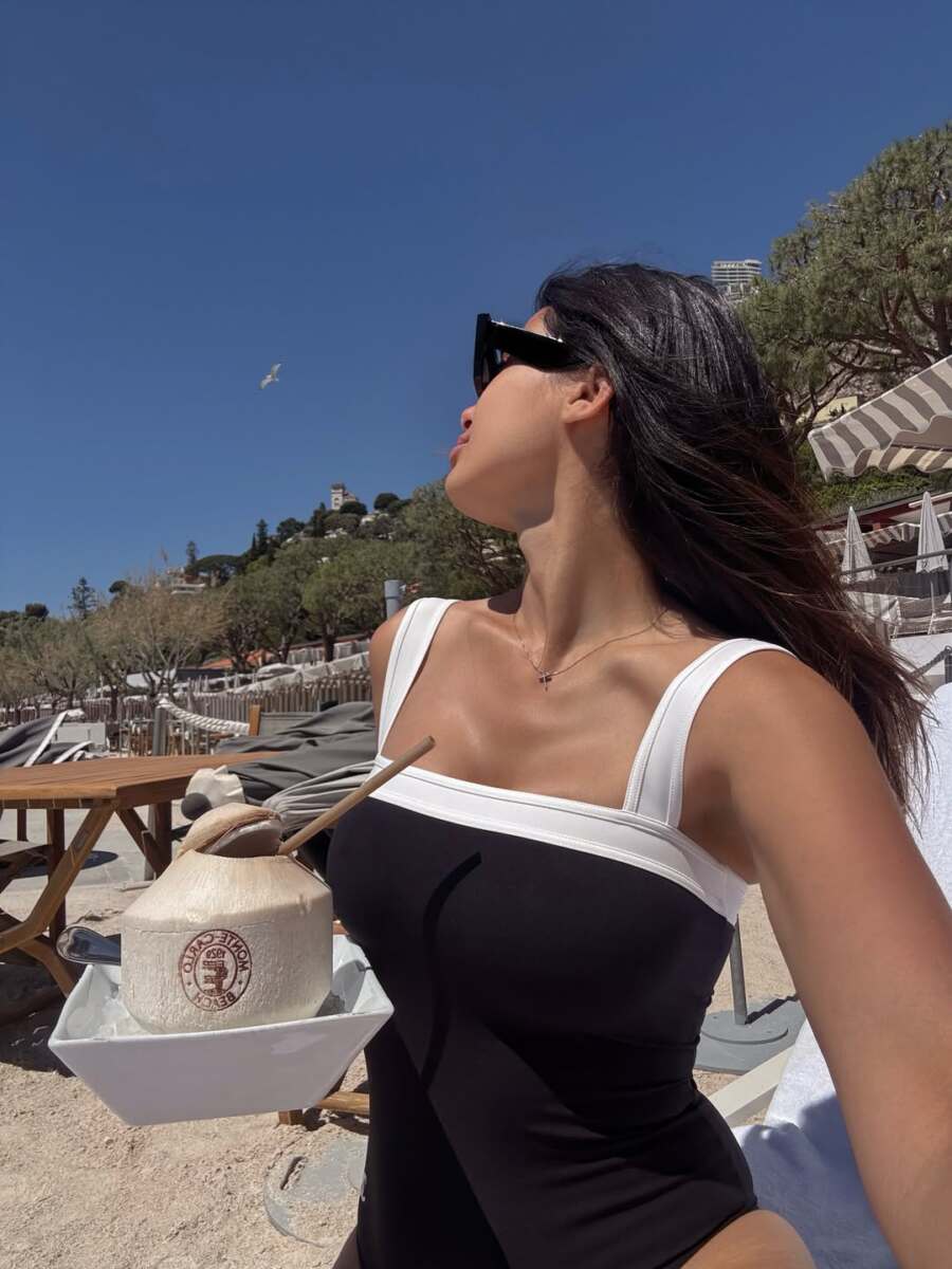 Mina Nedović u kupaćem
