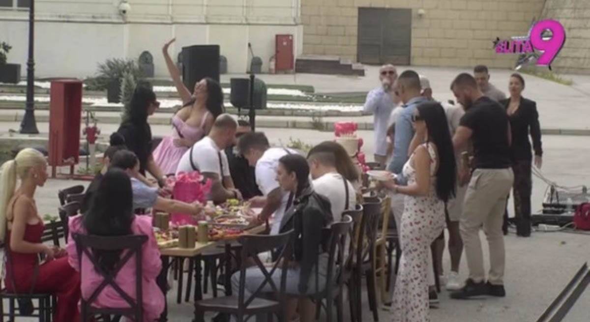 Maja Marinković rođendan u Eliti 9 (1).jpg