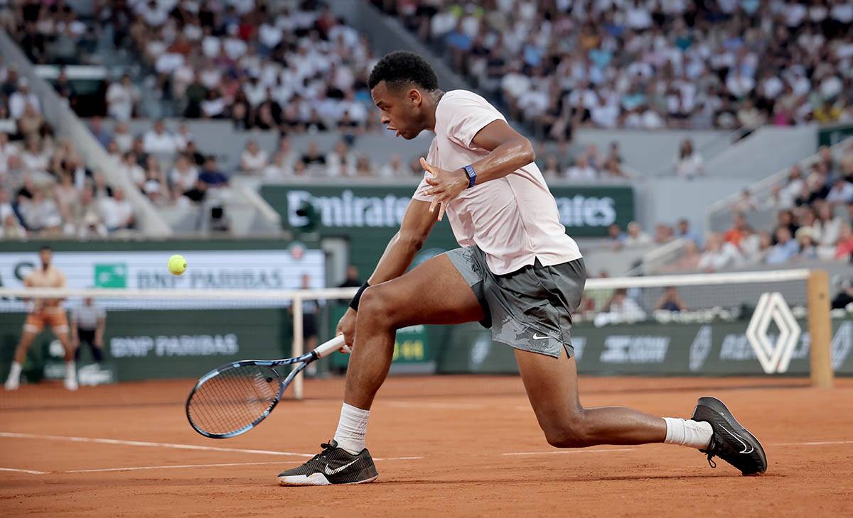 Novak Đoković Đovani Mpkeši Perikar (12).jpg