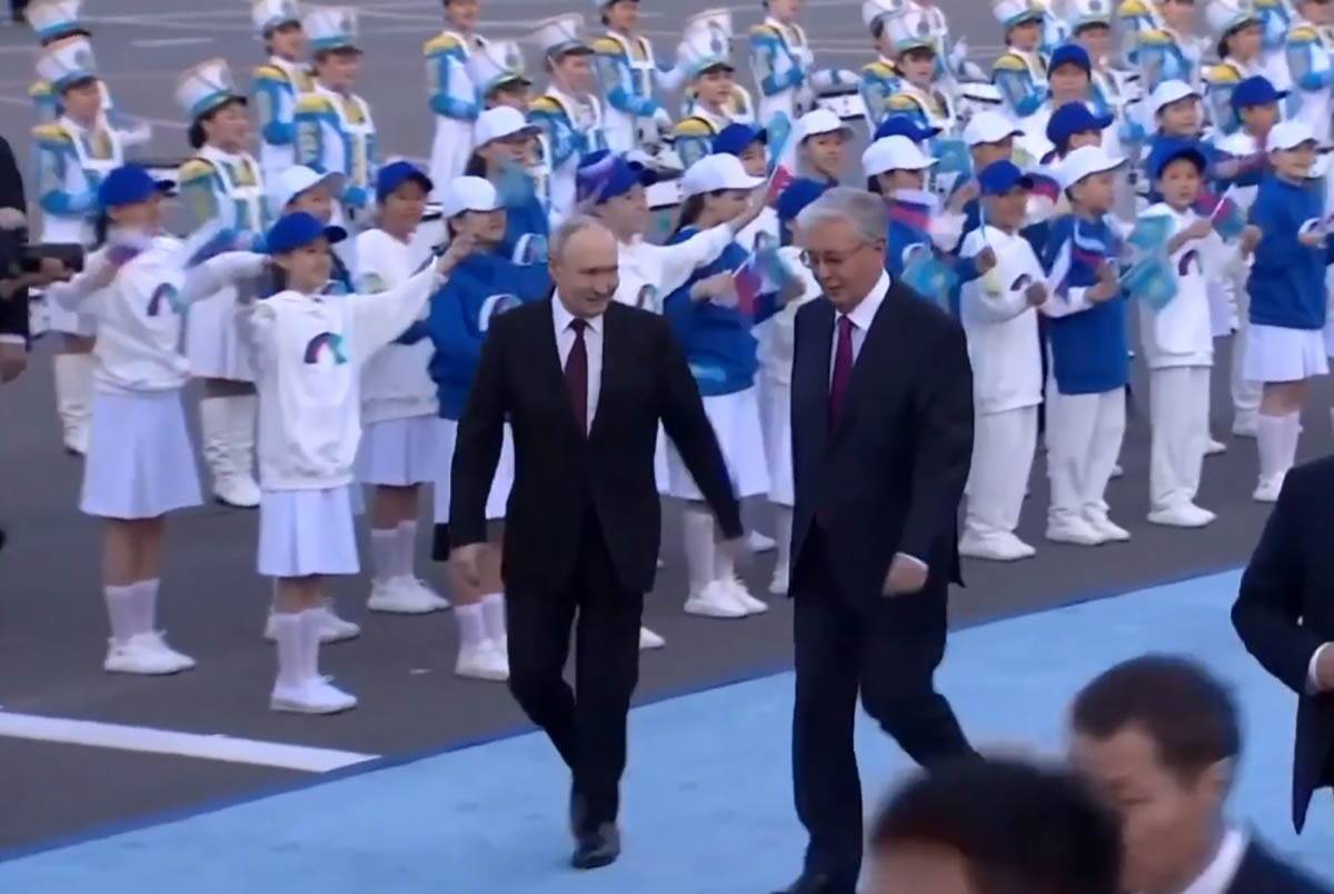 Vladimir Putin, Kasim-Žomart Tokajev (1).jpg