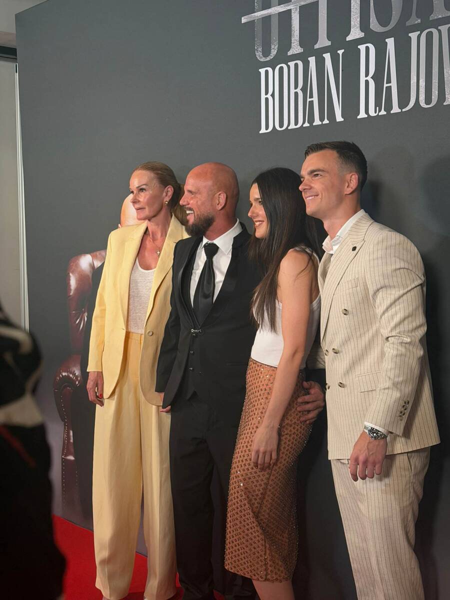 Boban Rajovic sa suprugom i decom (1).jpg