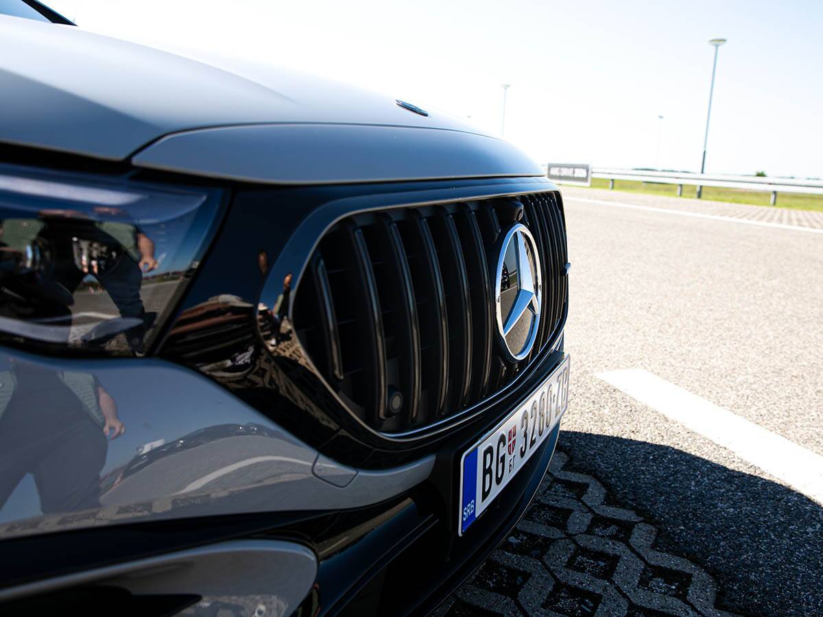E 53 HYBRID 4M+ (14).jpg