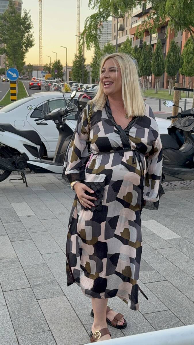 Trudna Dea Djurdjevic na reviji Bate Spasojevica (2).jpg