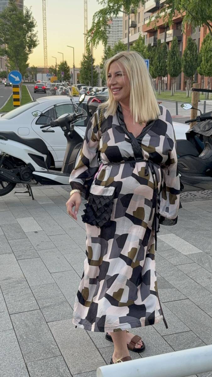 Trudna Dea Djurdjevic na reviji Bate Spasojevica (4).jpg