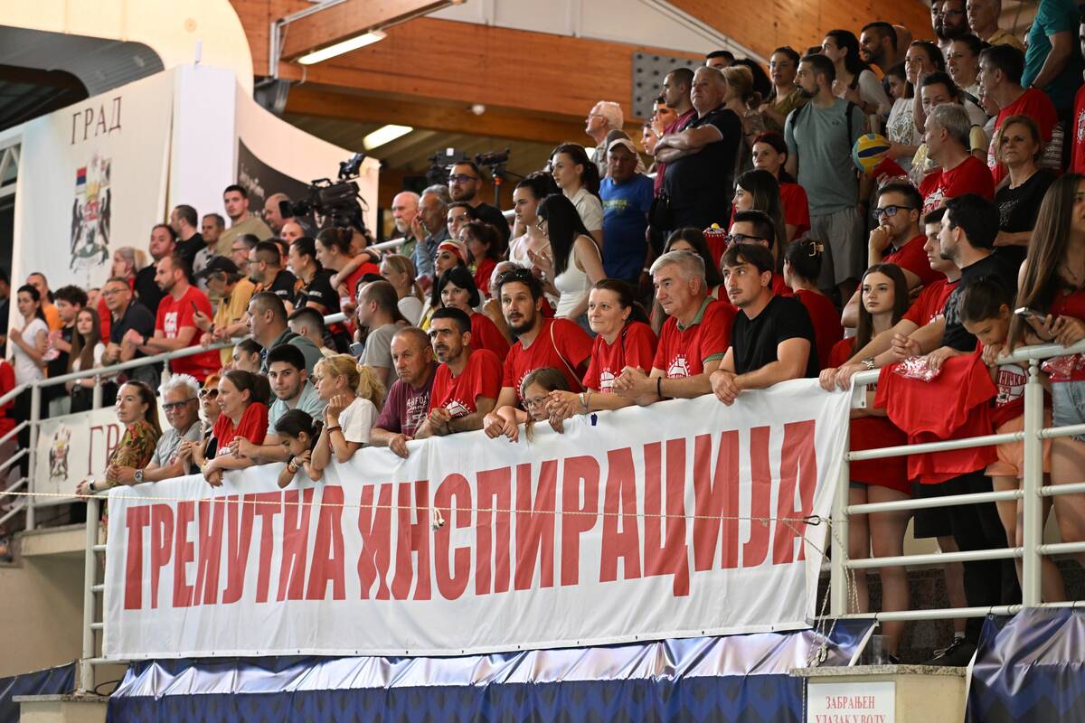 Navijači Radničkog iz Kragujevca protiv Novog Beograda