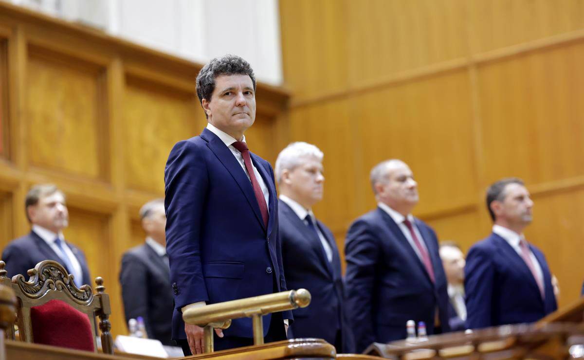Novi rumunski predsednik Nikušor Dan položio zakletvu  (4).jpg