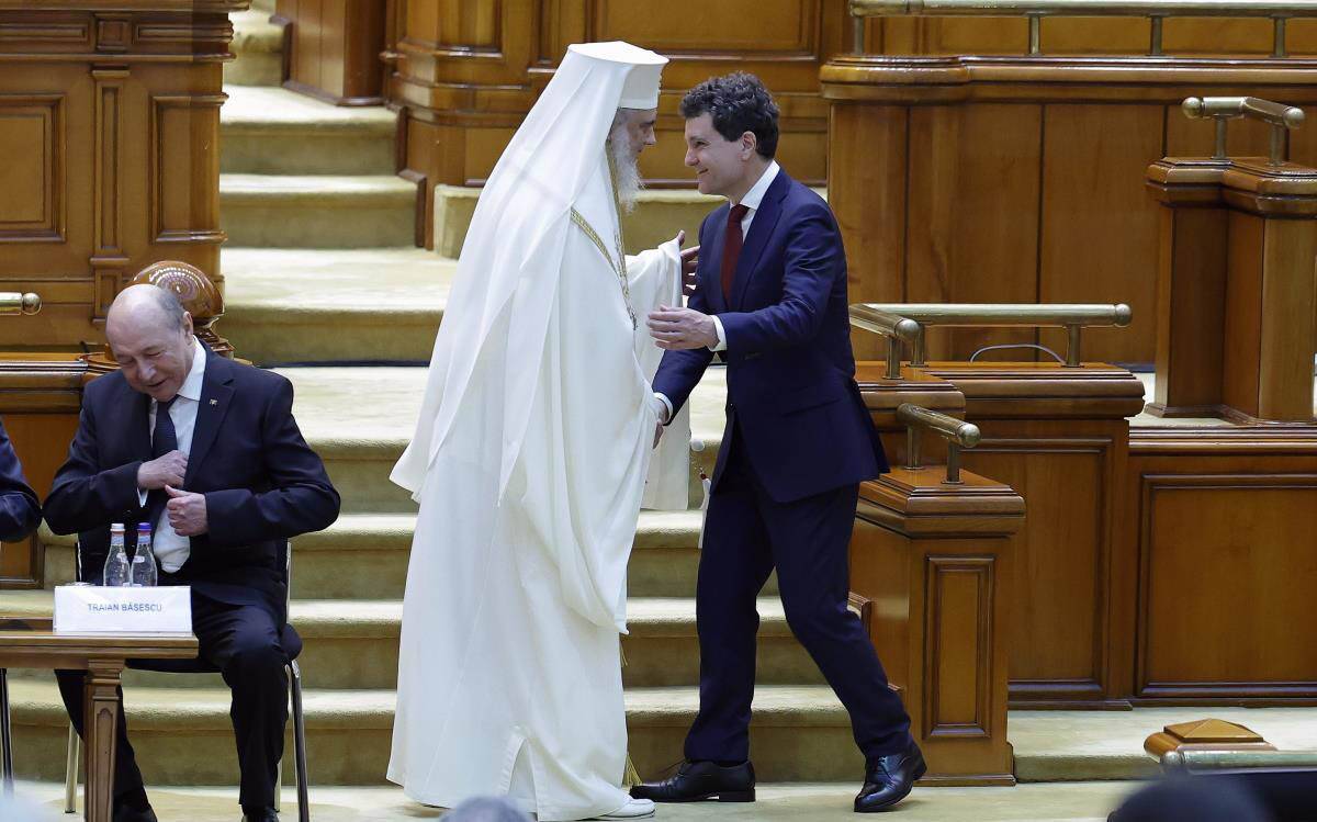 Novi rumunski predsednik Nikušor Dan položio zakletvu  (6).jpg
