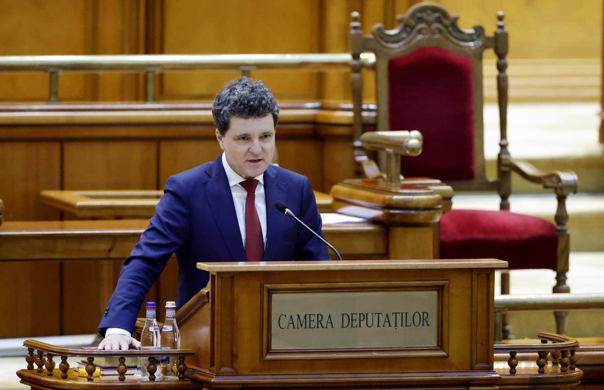 Novi rumunski predsednik Nikušor Dan položio zakletvu  (7).jpg