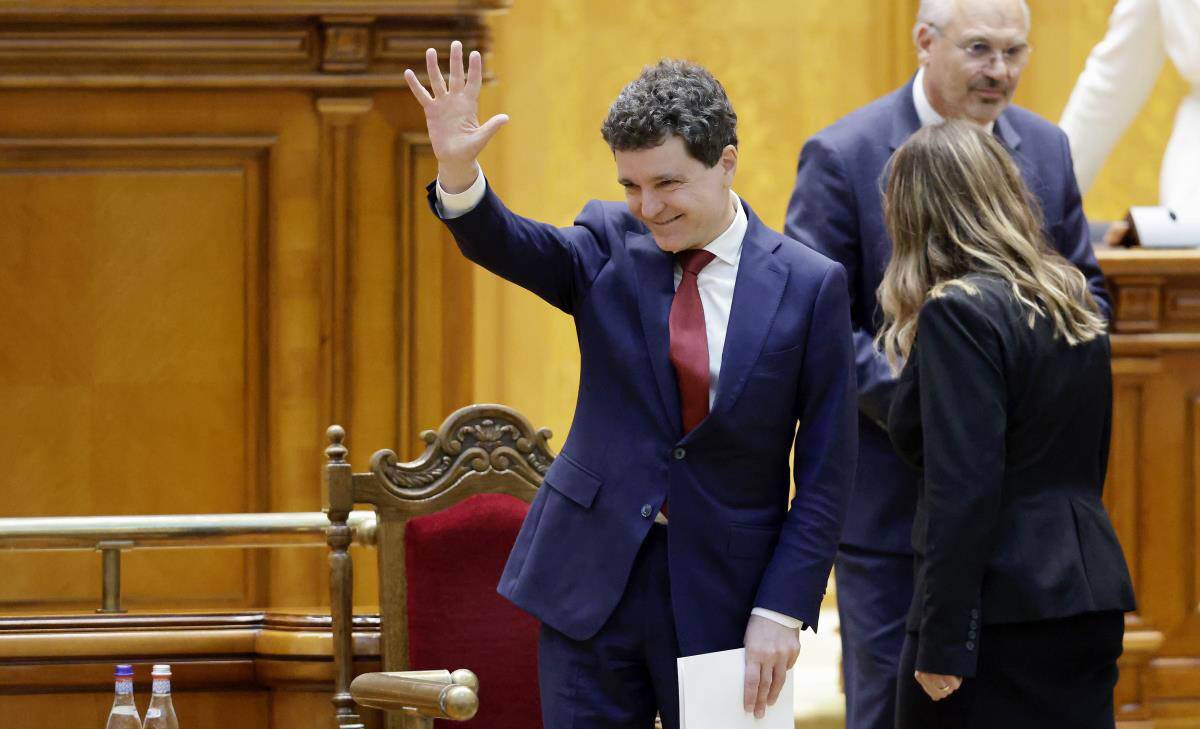 Novi rumunski predsednik Nikušor Dan položio zakletvu  (8).jpg