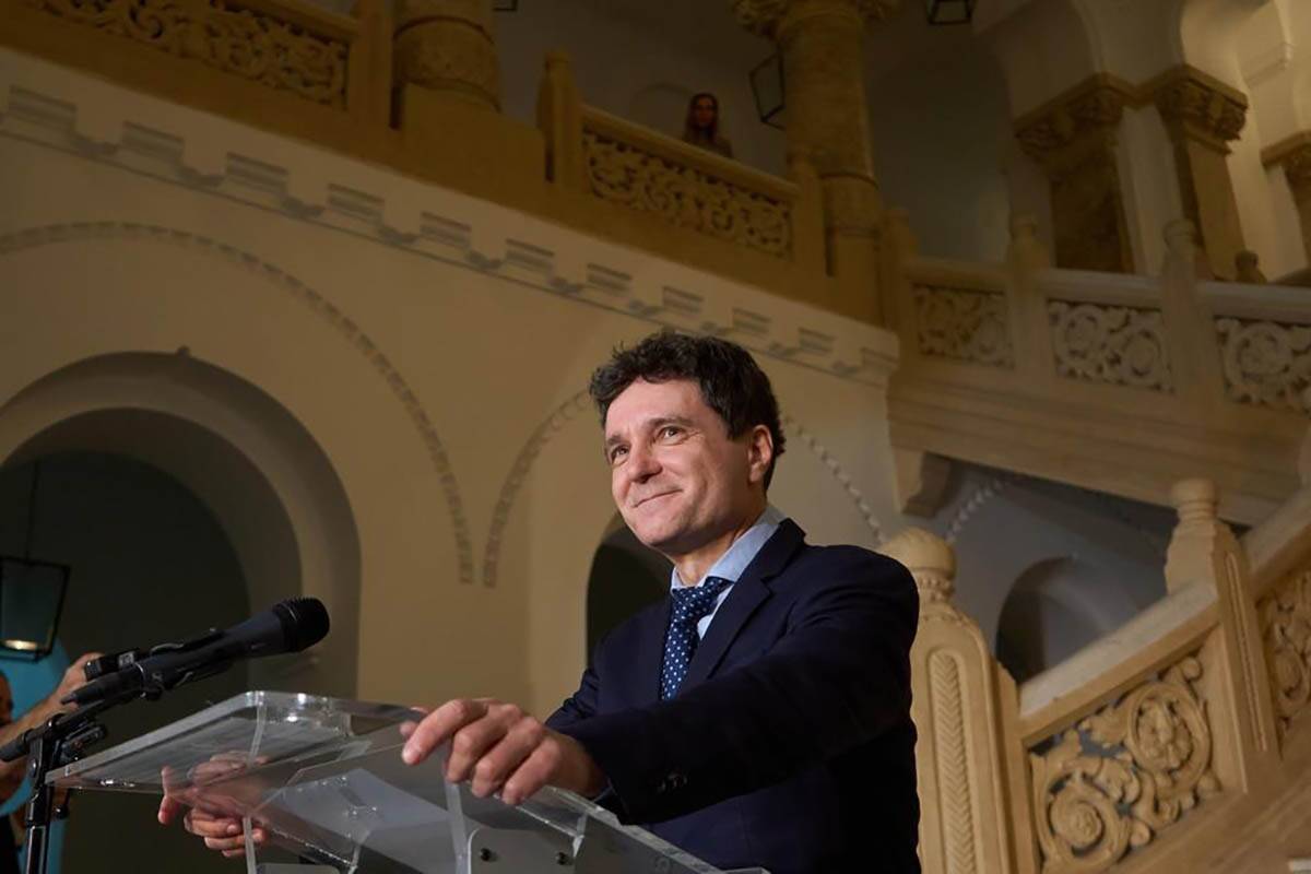 Novi rumunski predsednik Nikušor Dan položio zakletvu  (9).jpg