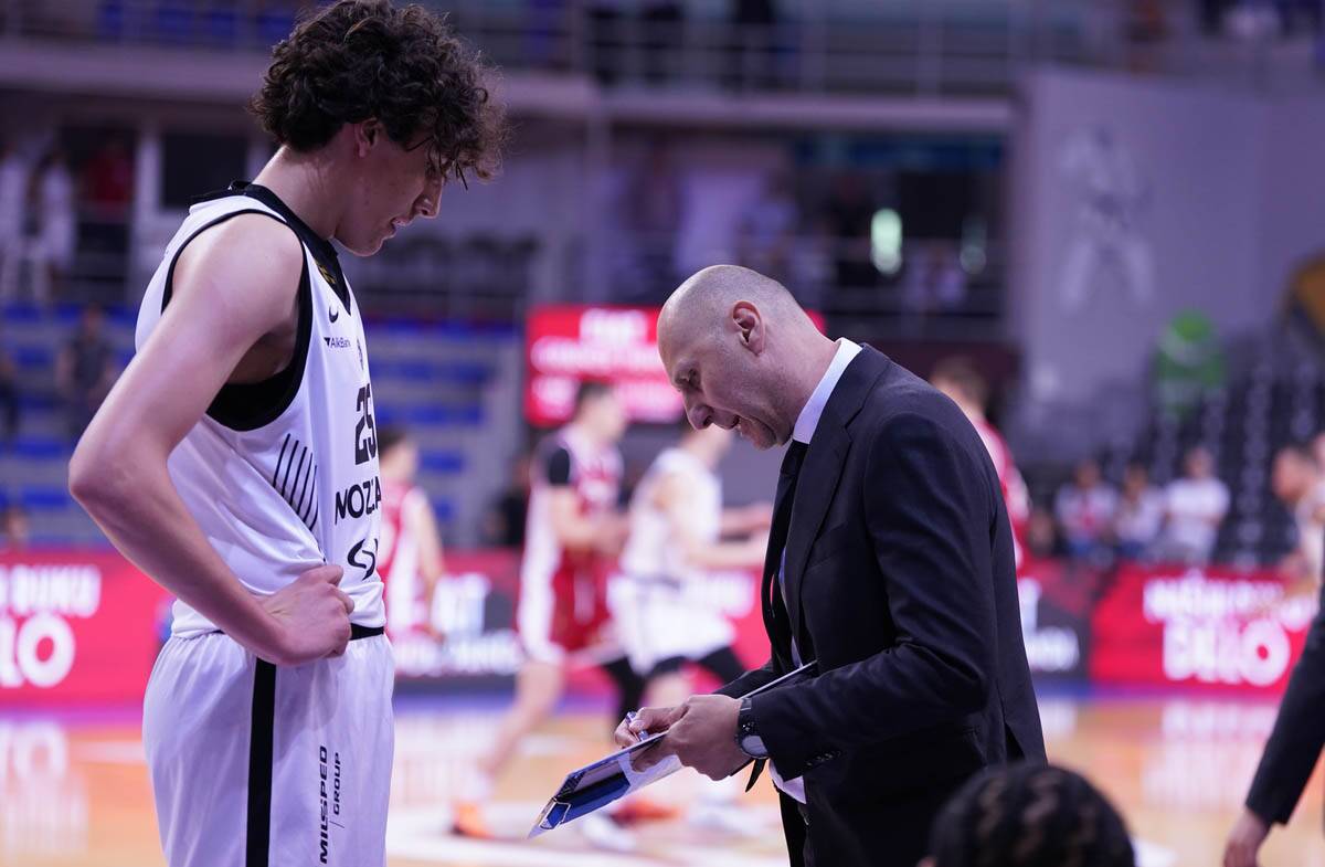 Partizan FMP F4 KLS (2).jpg