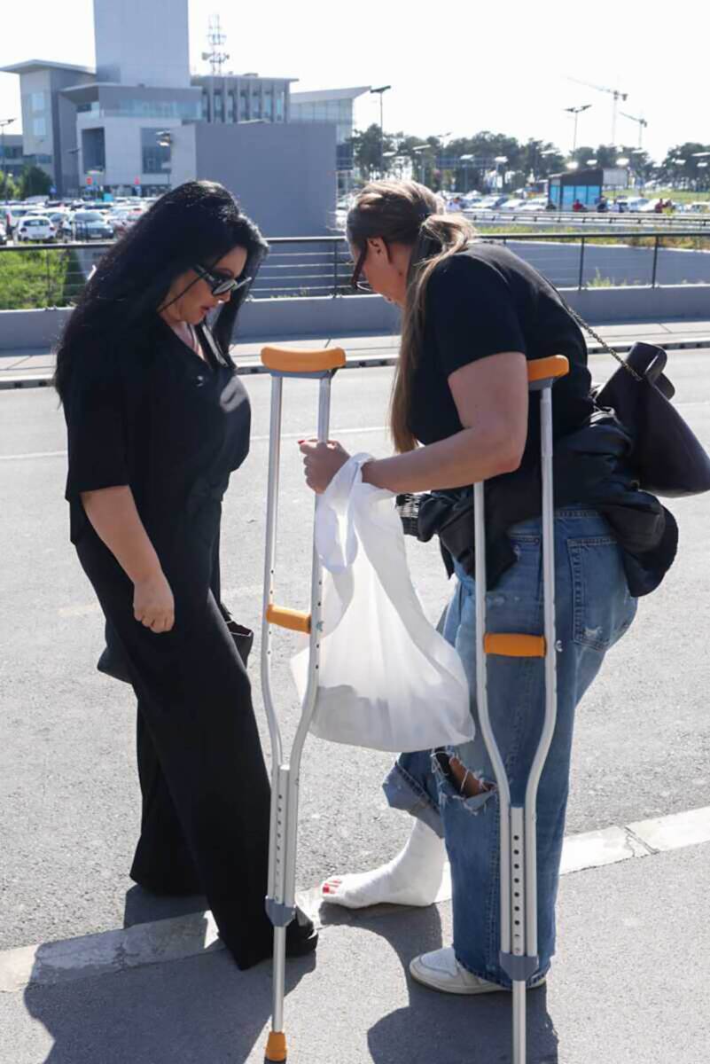 Dragana Mirković i Goga Sekulić na aerodromu u Beogradu