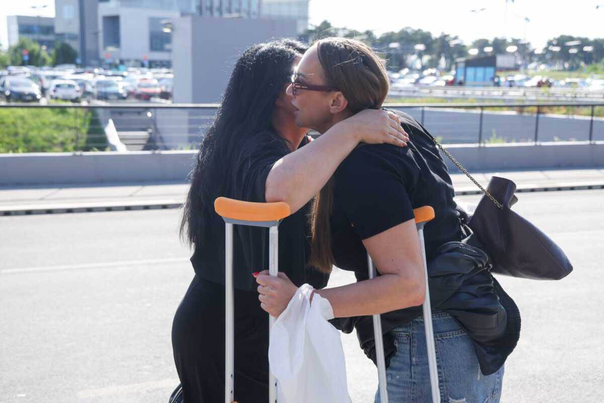 Dragana Mirković i Goga Sekulić na aerodromu u Beogradu