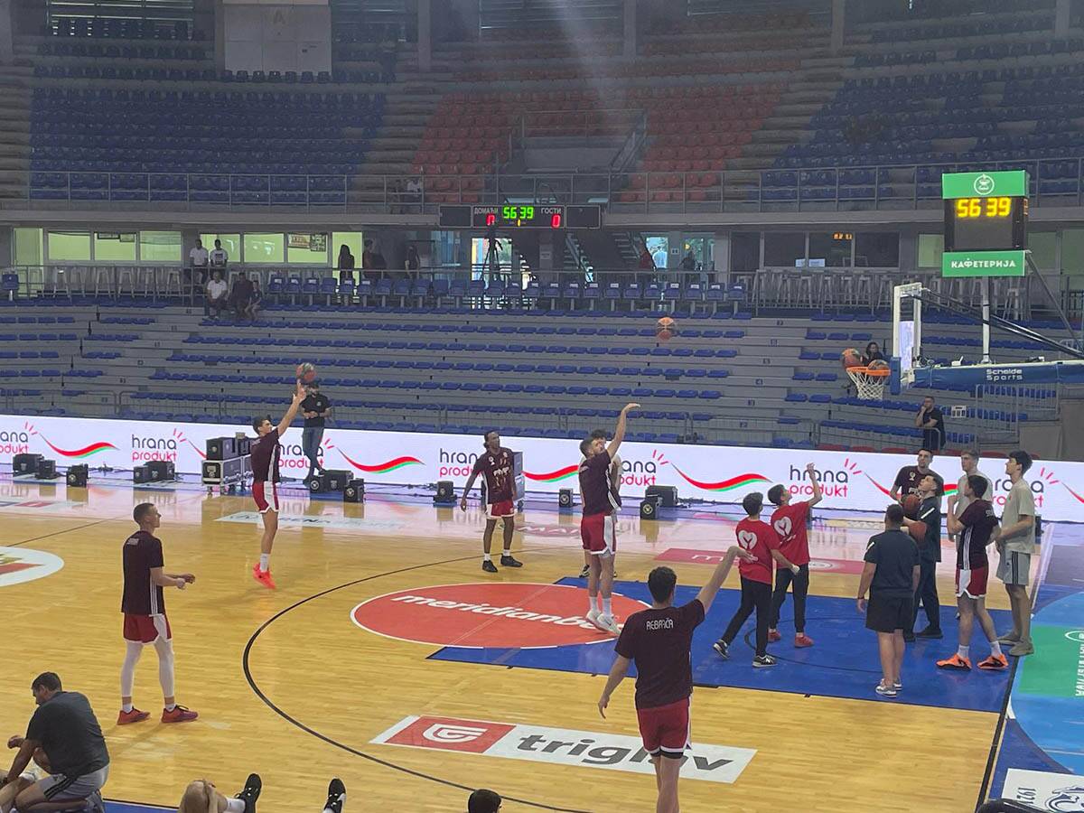 Spartak FMP zagrevanje 2.jpg