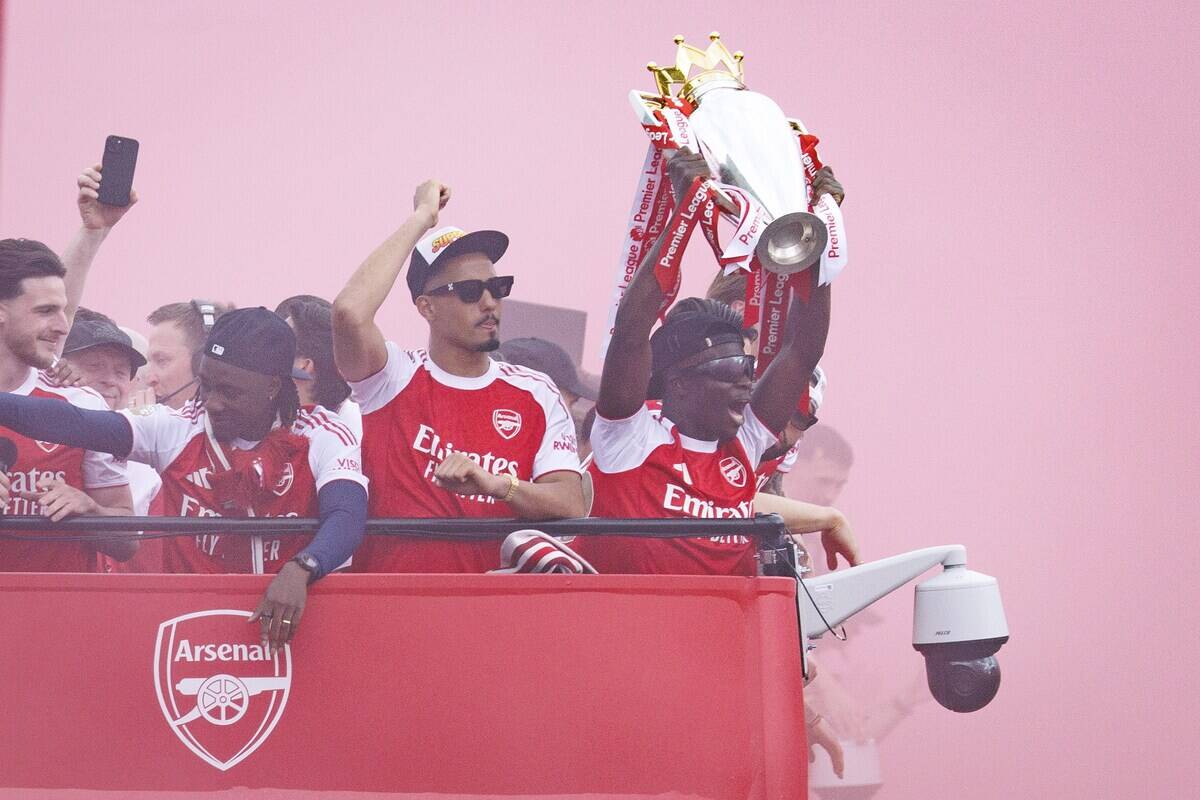 14033872.jpg