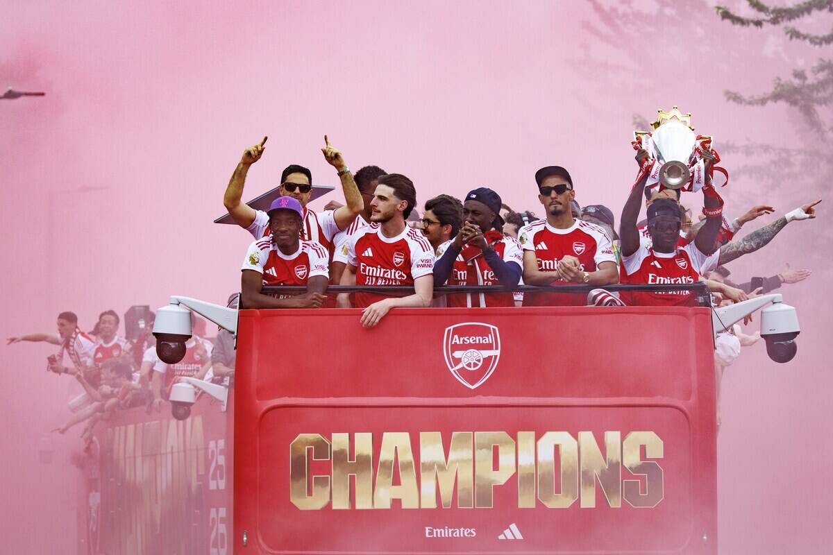 14033881.jpg
