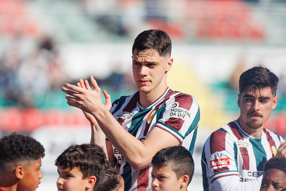 Stefan Leković u dresu Estrelje.