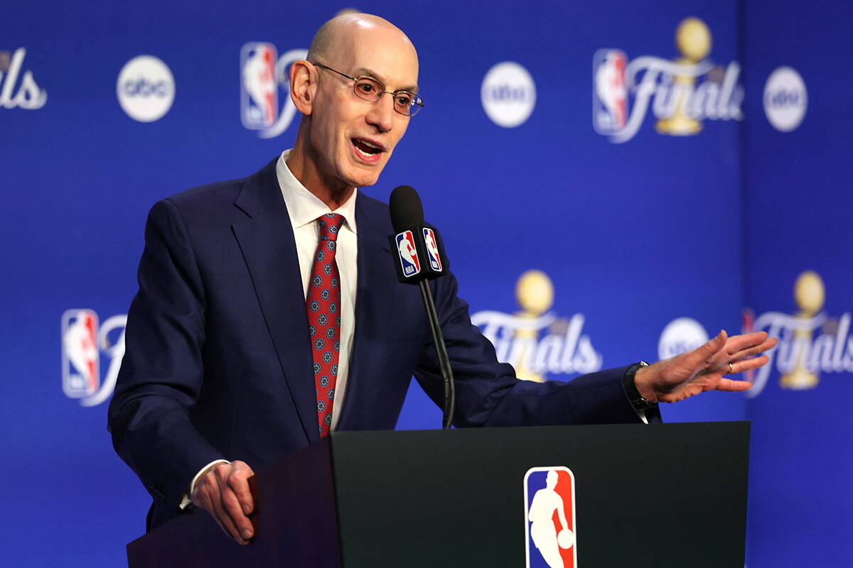 Adam Silver na konferenciji za medije.
