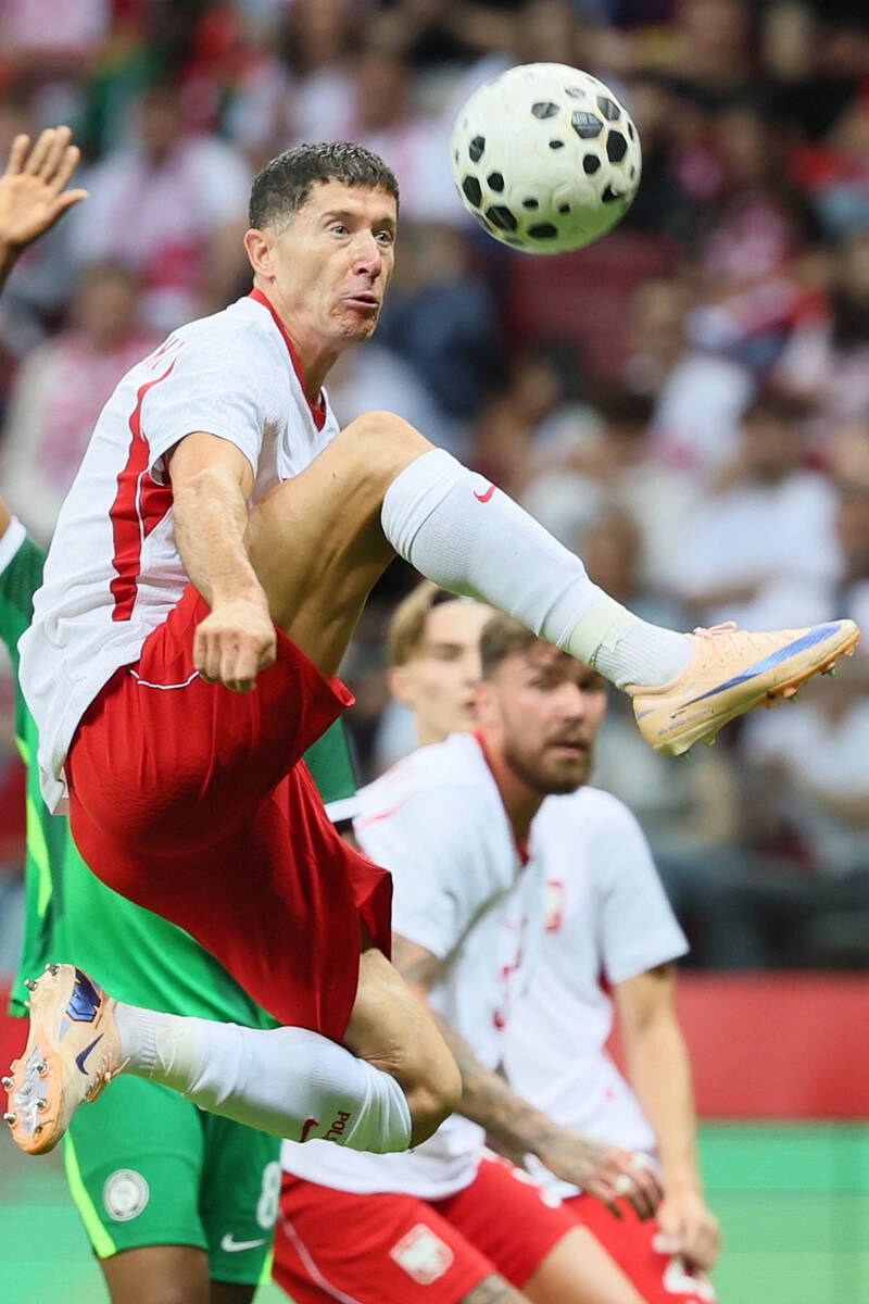 Robert Lewandowski Poland  (6).jpg