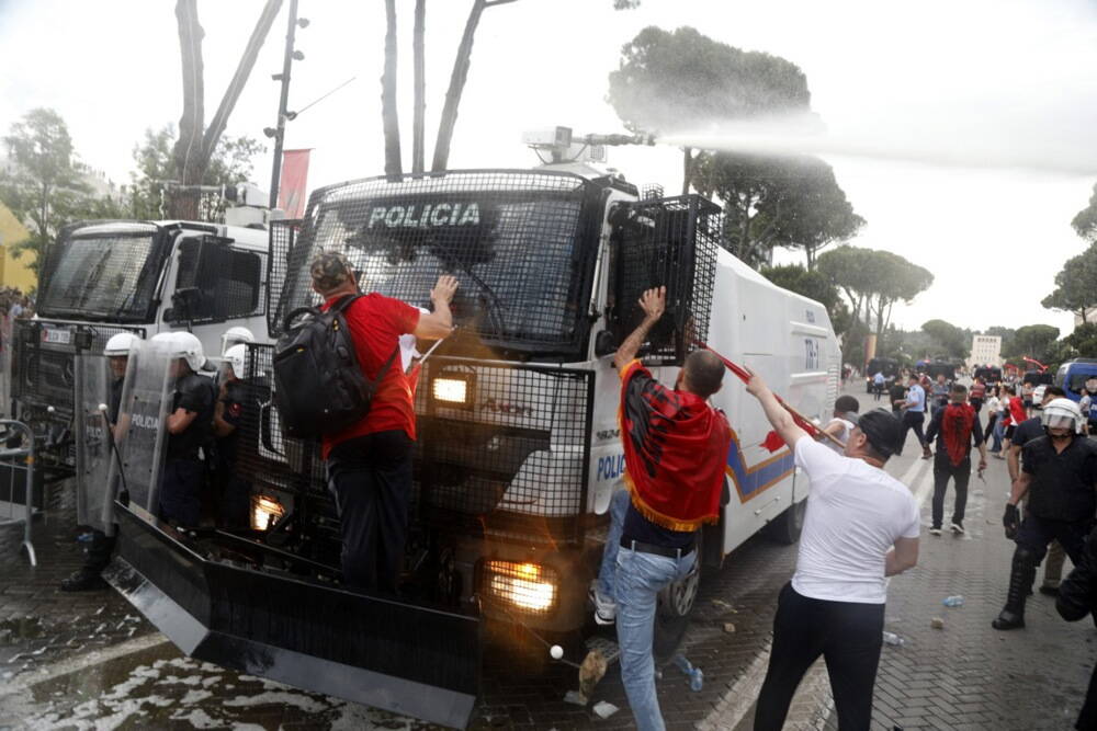 Protesti u Tirani, Protesti u Albaniji