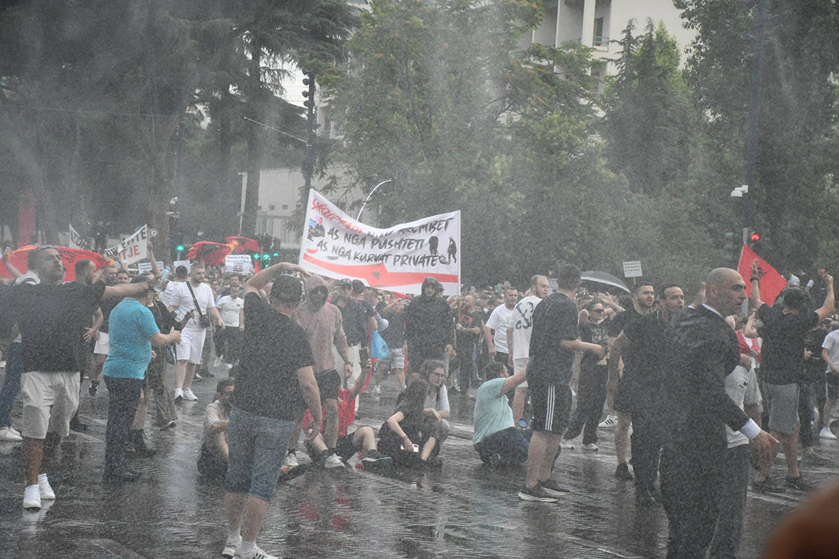 Protest u Albaniji (3).jpg