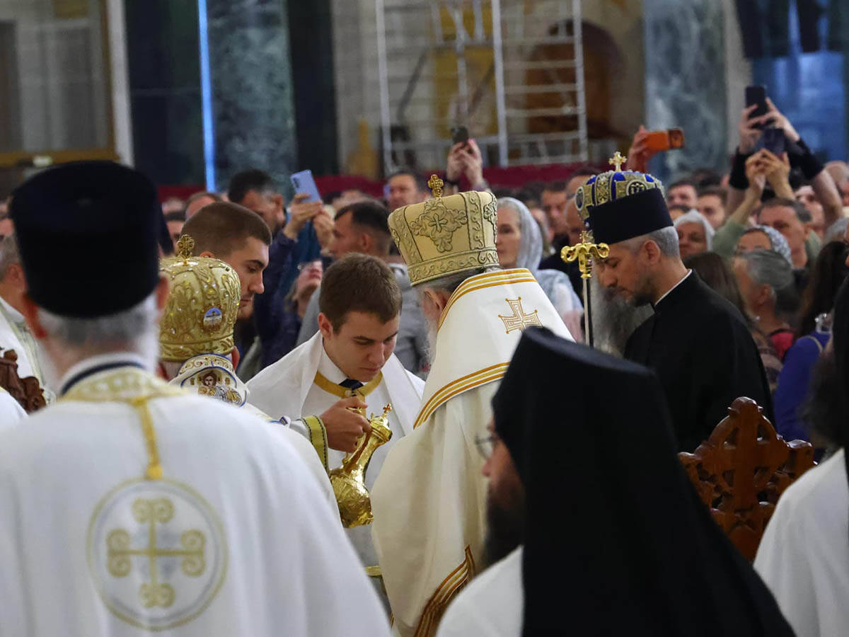 Ispraćaj Pojasa Presvete Bogorodice (7).jpg
