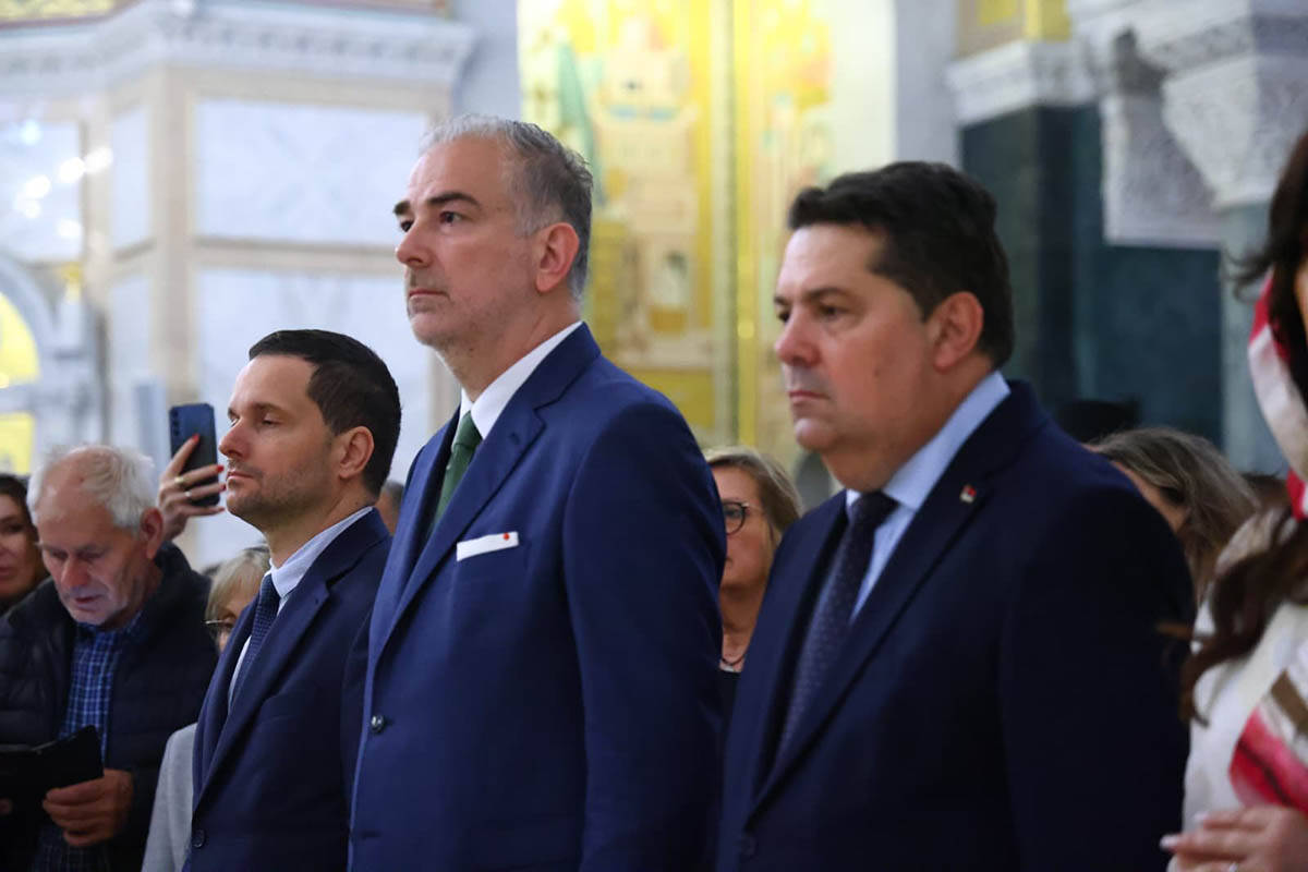 Ispraćaj Pojasa Presvete Bogorodice (7).jpg