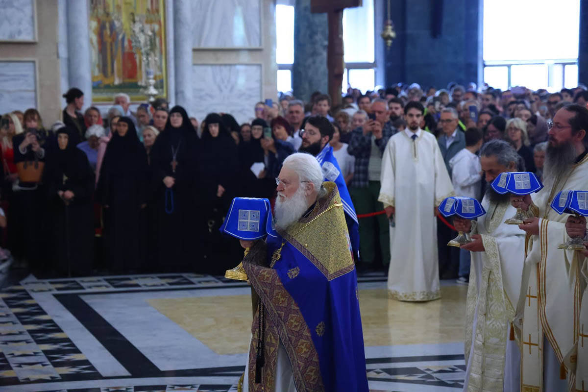 Ispraćaj pojasa Presvete Bogorodice (10).jpg