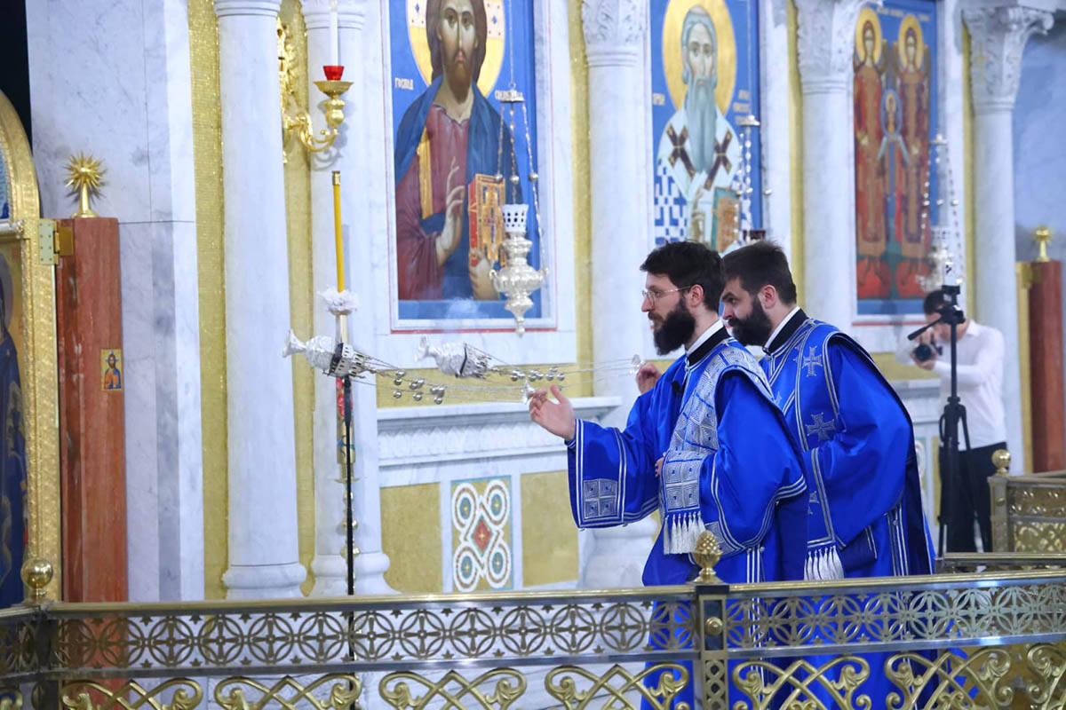 Ispraćaj pojasa Presvete Bogorodice (11).jpg