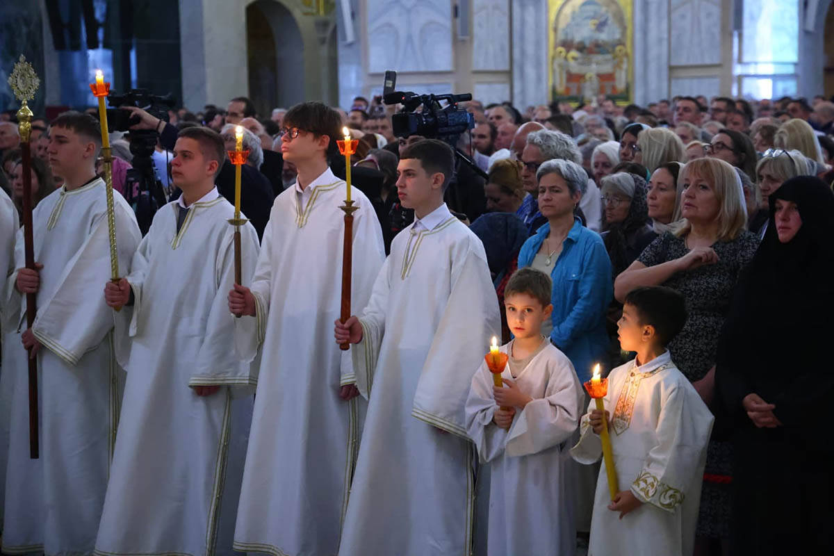 Ispraćaj pojasa Presvete Bogorodice (18).jpg