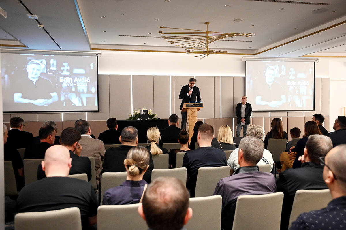 Dejan Bodiroga se oprašta od Edina Avdića na komemoraciji u Beogradu
